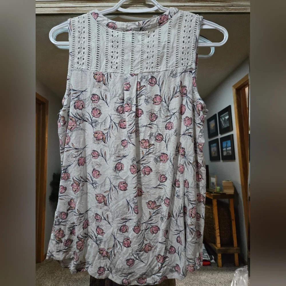Daniel Rainn Floral Lace Blouse - Pink and Cream - Picture 4 of 5